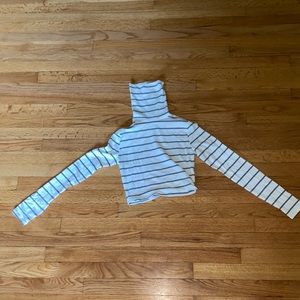 Garage black and white cropped turtleneck